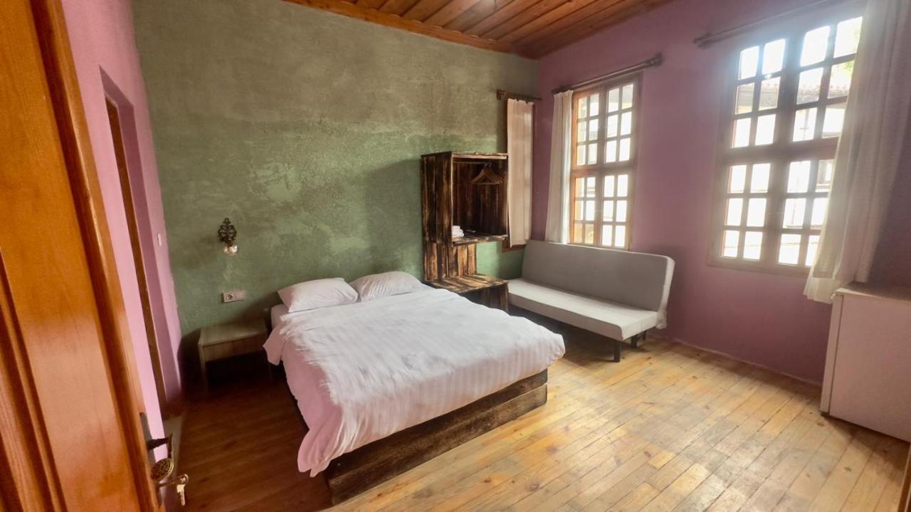Otel Wood House 안탈리아 외부 사진