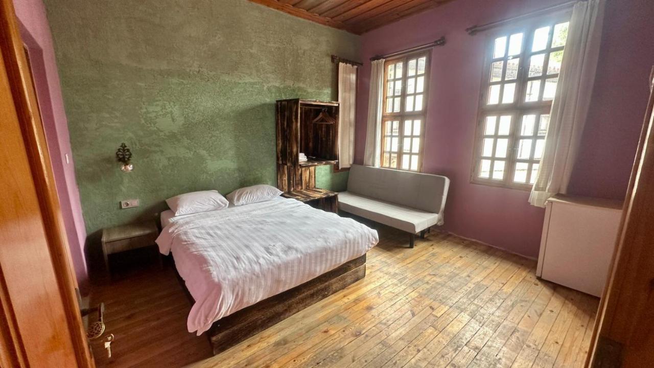 Otel Wood House 안탈리아 외부 사진