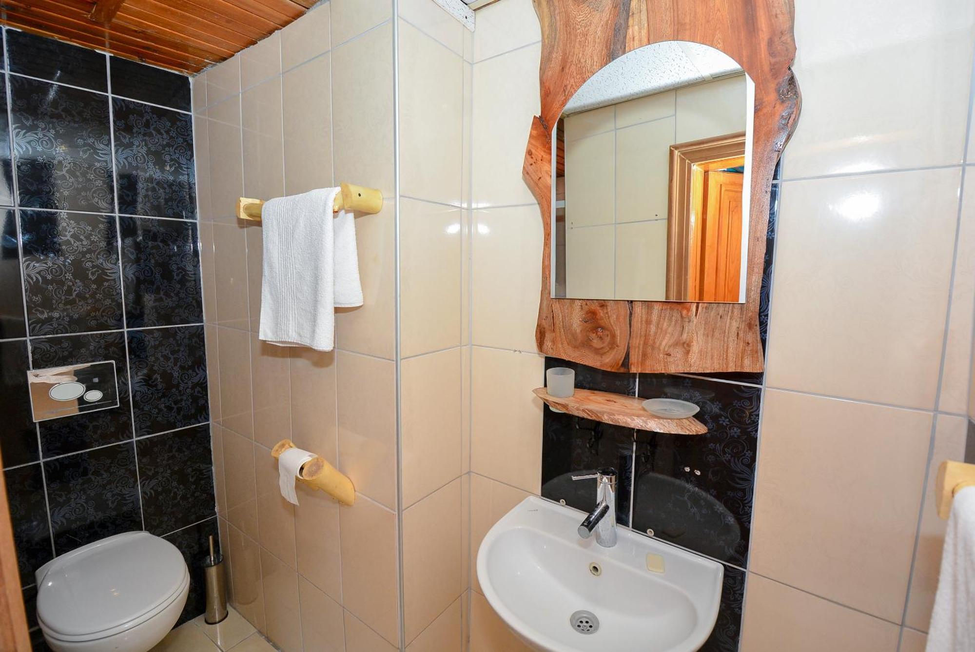 Otel Wood House 안탈리아 외부 사진