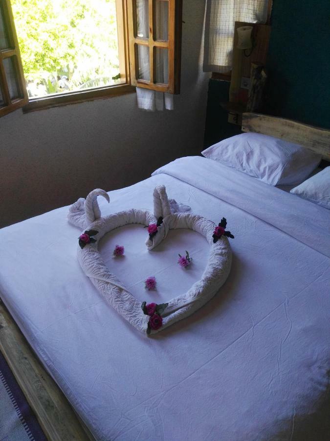 Otel Wood House 안탈리아 외부 사진